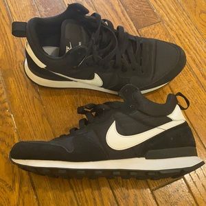 Nike Internationalist Mid Sz 9